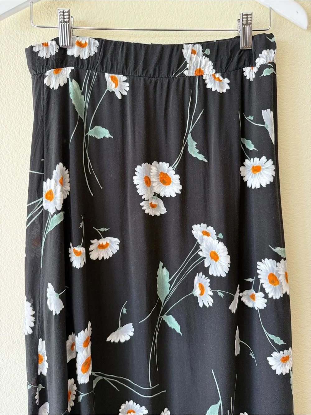 Brandy Melville Daisy Print Maxi Midi Skirt